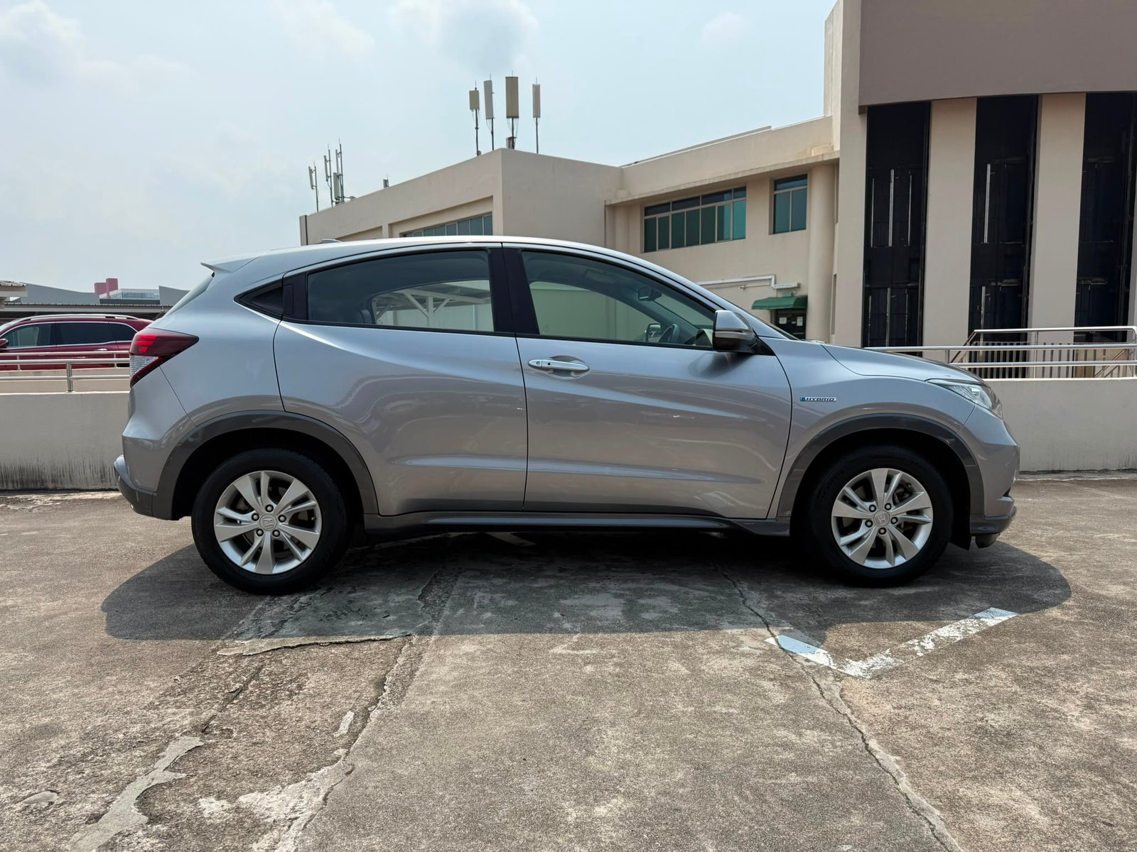 Honda Vezel Hybrid 1.5X photo 4